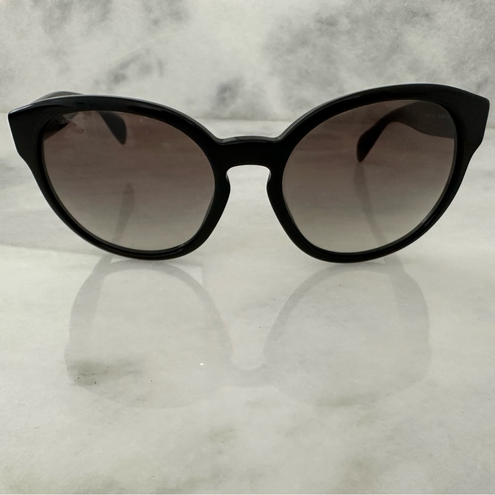 🕶️Prada SPR 18R Women's Sunglasses Black with gradient lenses🕶️